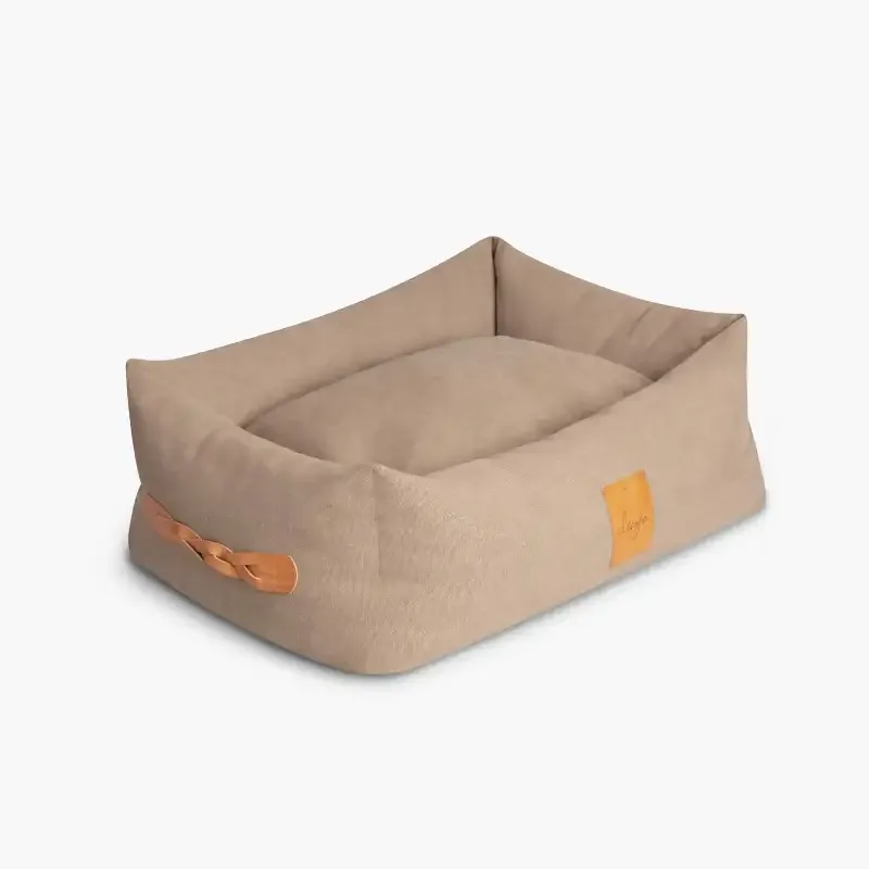 Hundeseng Classic Nest med lærdetaljer Sand Beige – Denjo Dogs