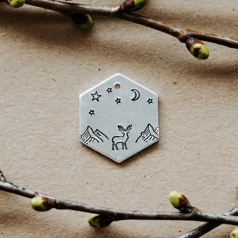 Id-brikke hexagon – hjort