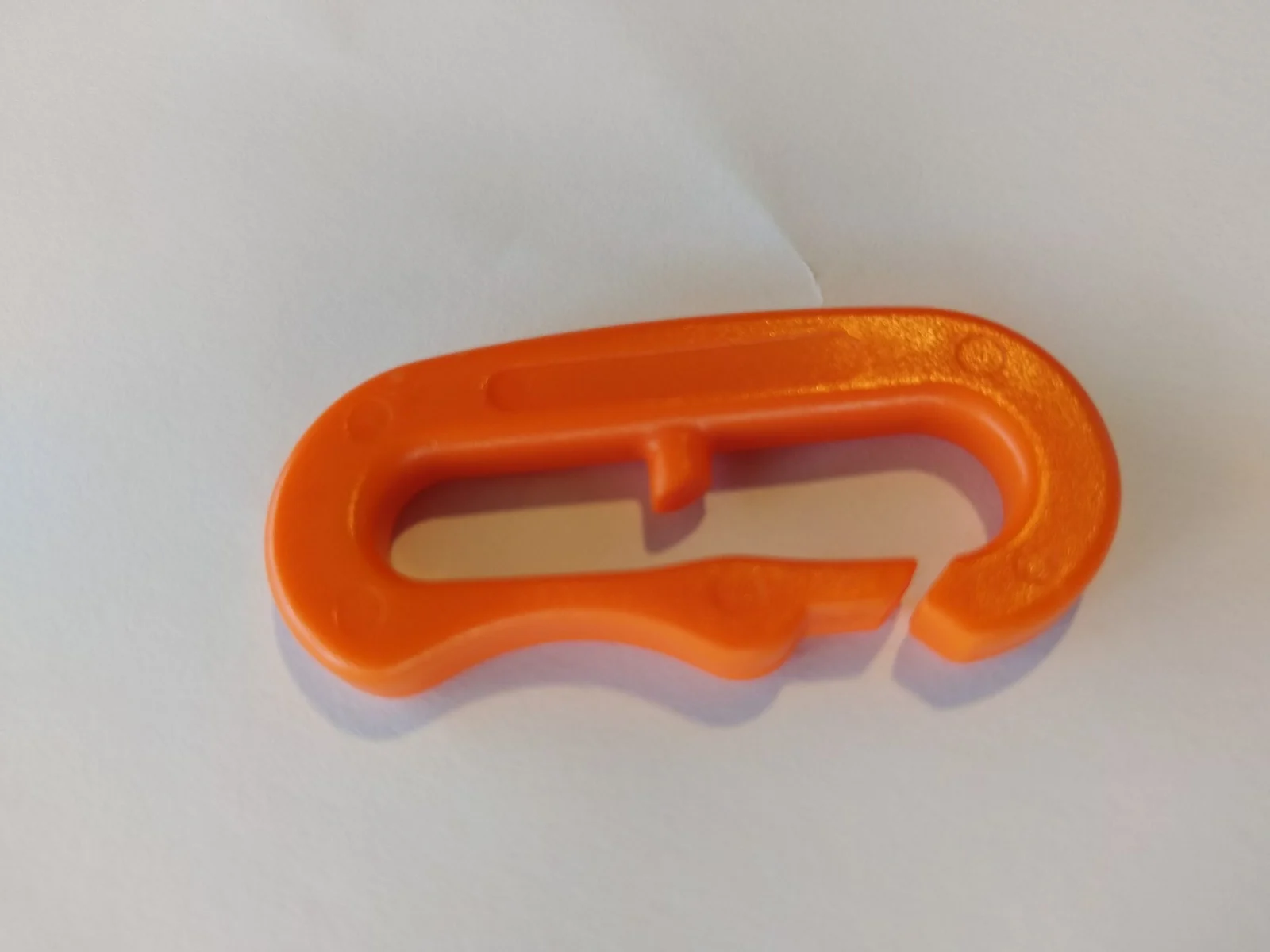 Nakkelinekroker i plast - Image 2