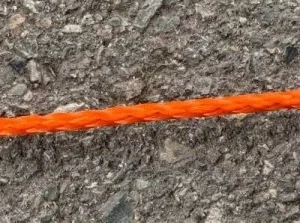V.I.P. Nakkeline med 3mm syrefast wire 35cm orange tau