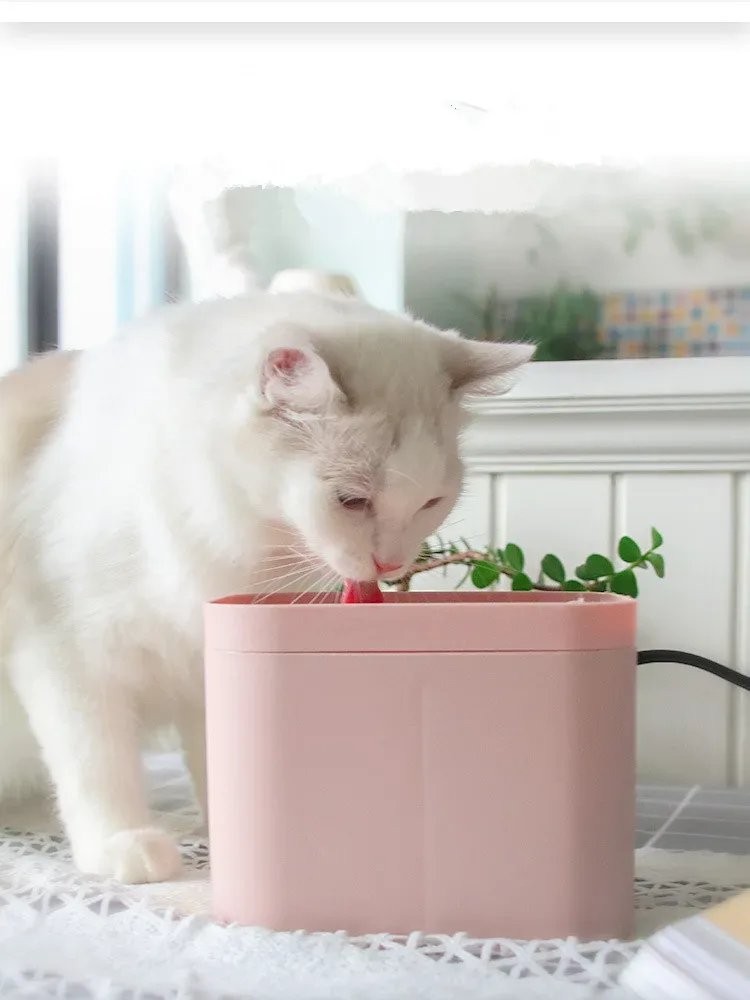 Vannfontene til katt og liten hund 1,5 liter - Image 2